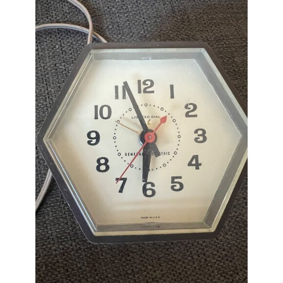 Vintage General Electric Hexagon Electric Clock - Picture 1 of 5